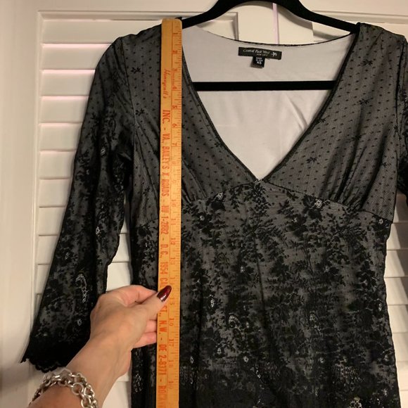 Central Park West New York Black Lace Lined V-Neck Top XS - Picture 8 of 16